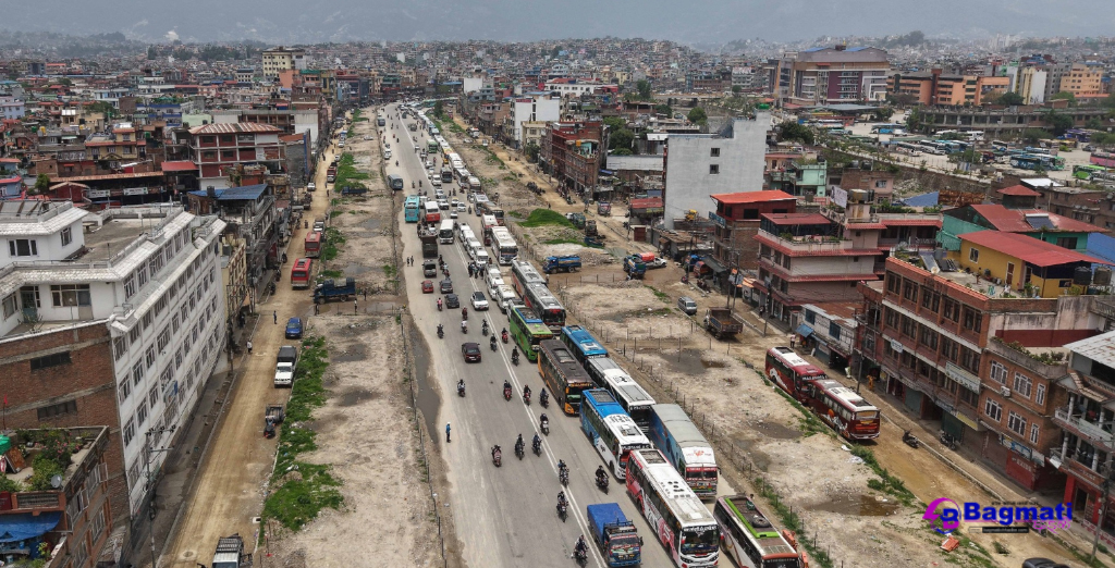 यातायात व्यवसायी सवारीसाधन रोकेर धर्नामा उत्रिए
