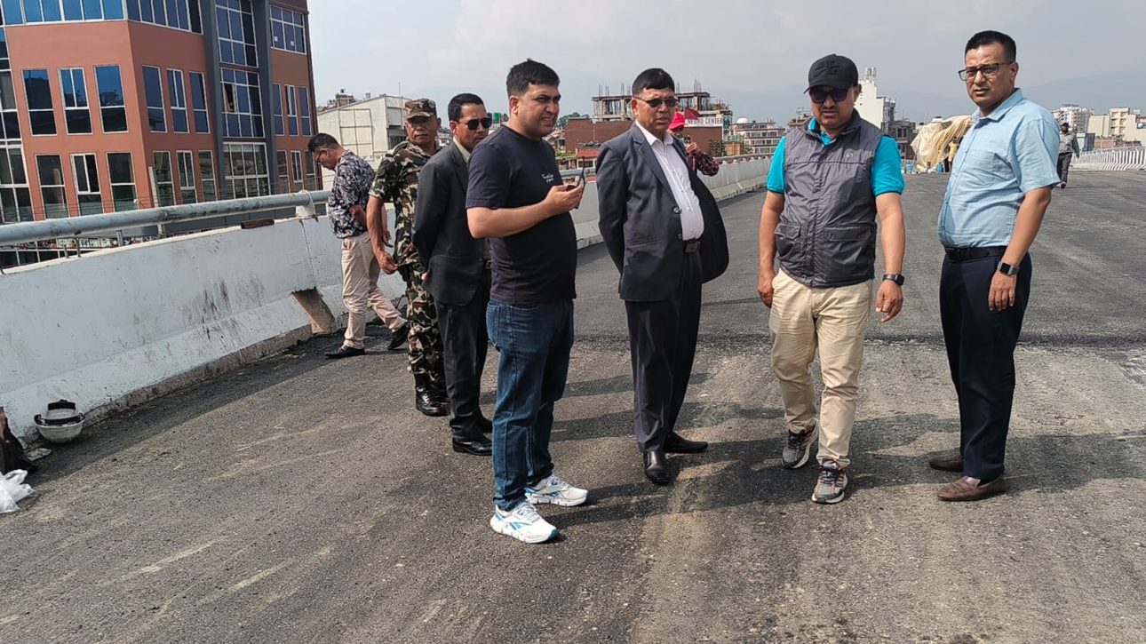 ग्वार्को फ्लाइओभरमा चार दिनपछि सवारीसाधन चल्ने