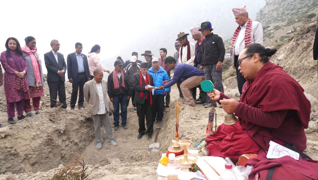 मुस्ताङको पेरिस डाँडामा माओवादी केन्द्रको कार्यालय शिलान्यास