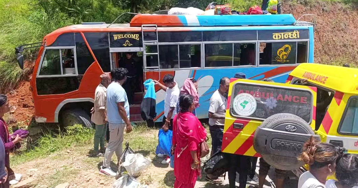 काभ्रेमा यात्रुवाहक बस दुर्घटना: २३ जना यात्रु घाइते