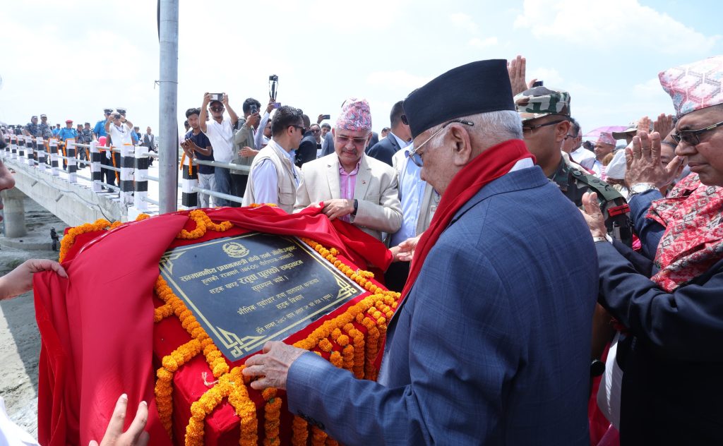 प्रधानमन्त्रीबाट हुलाकी राजमार्गको रतुवा पुल उद्घाटन