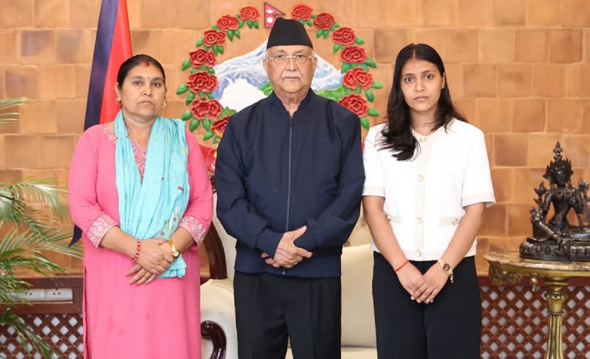 इजरायलबाट फर्किएर विपिनको आमा र बहिनीले भेटे प्रधानमन्त्रीलाई