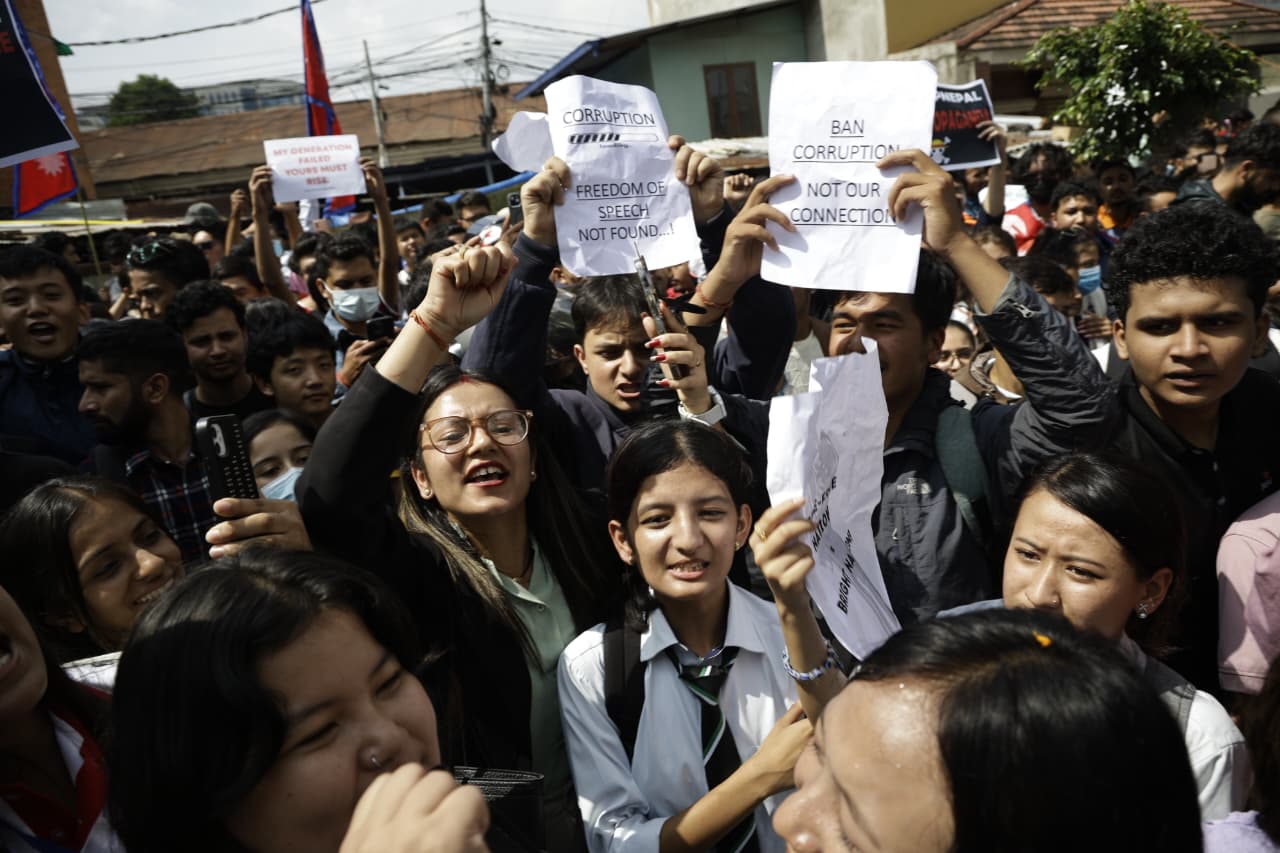 सामाजिक सञ्जाल प्रतिबन्धविरुद्ध जेन-जीको प्रदर्शन, संसदभवन आसपास कर्फ्यू