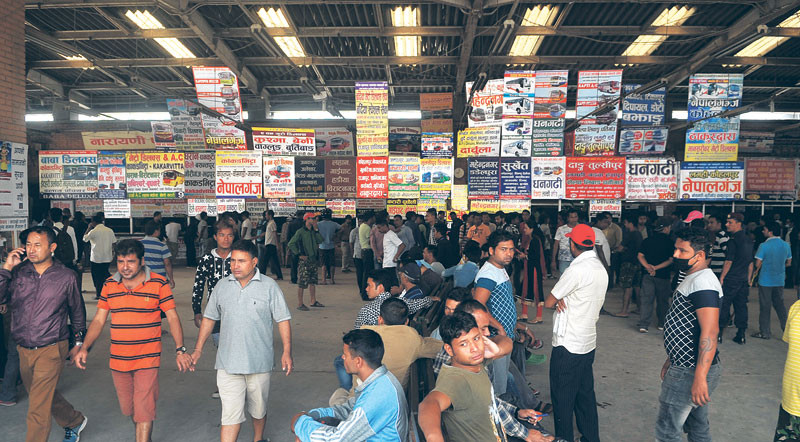 दशैंको यात्राले नयाँ बसपार्कमा यात्रुको घुइँचो