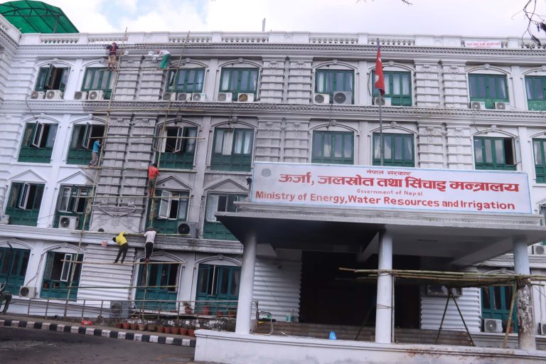 सिंहदरबारमा मर्मत र रङरोगन धमाधम, नयाँ रूप दिन तयारी