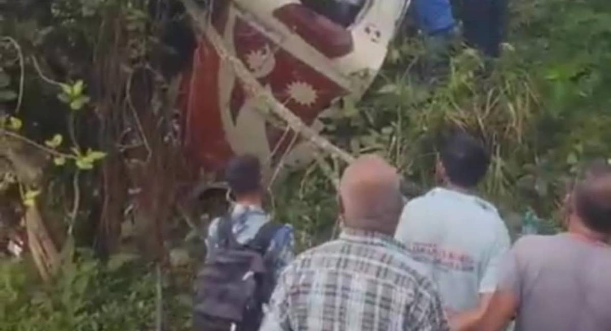 भीमसेनथापामा बस दुर्घटना: २२ मध्ये २१ यात्रु घाइते