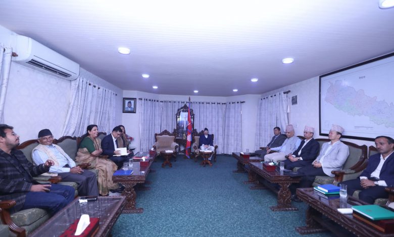 काँग्रेस र माओवादीको निर्णय– निर्वाचनबाट पछि हट्ने छैनन्, एमालेले संसद् पुनःस्थापनामा केन्द्रित