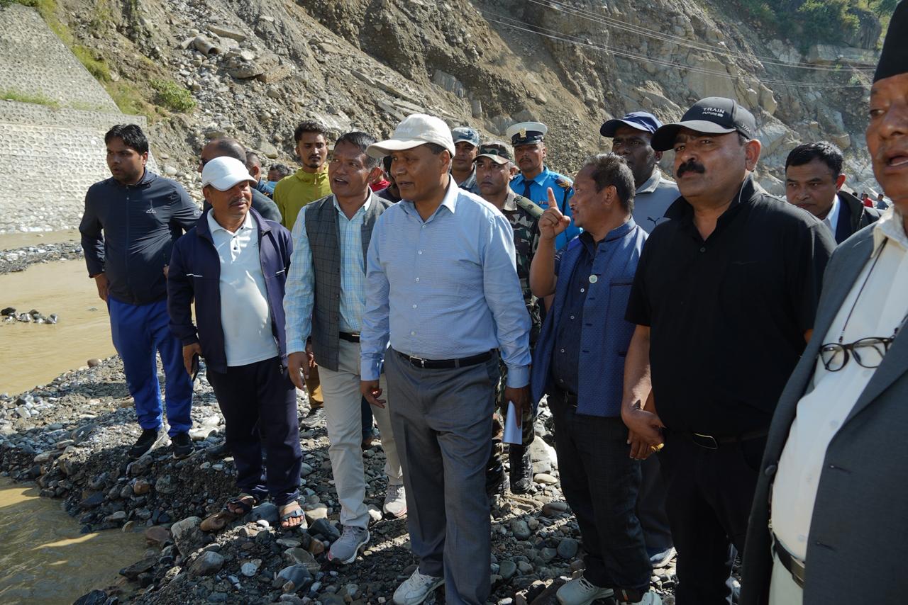 अस्थायी ‘डाइभर्सन’ बनाएर बिपी राजमार्ग सञ्चालनमा जुट्यो सरकार