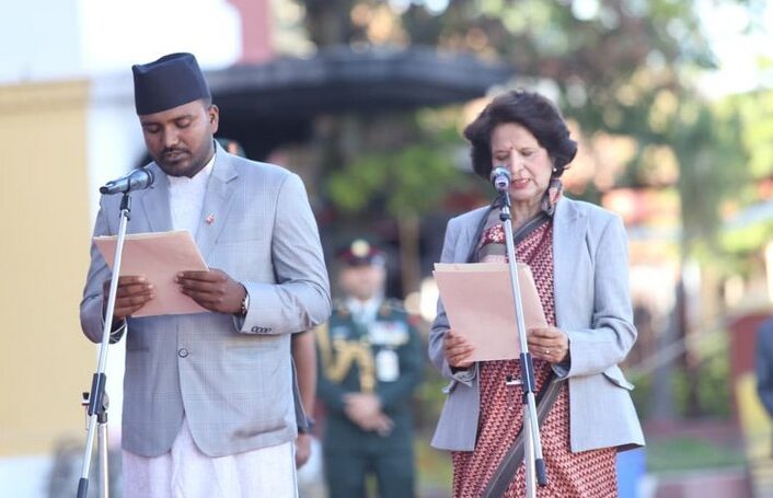 नवनियुक्त दुई मन्त्रीद्वारा शपथ ग्रहण