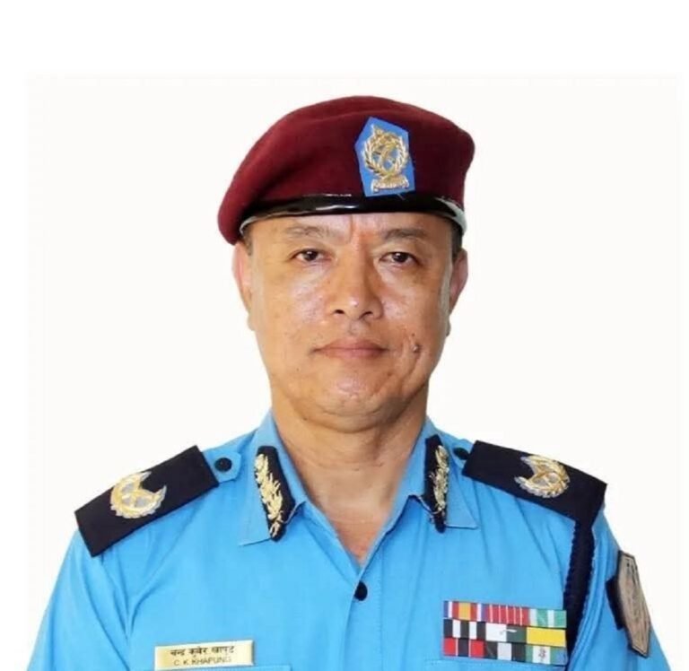 पूर्व प्रहरी महानिरीक्षक चन्द्रकुबेर खापुङमाथि विदेश भ्रमणमा रोक, उपत्यका छाड्न निषेध