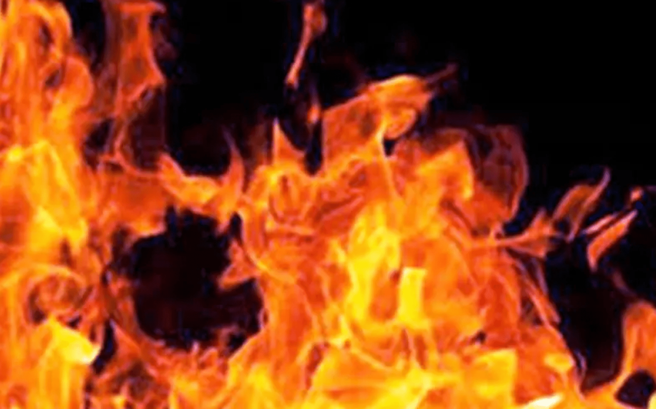 विराटनगरमा प्लास्टिक उद्योगमा आगलागी, दमकलद्वारा नियन्त्रणमा