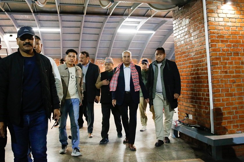 उपचारपछि देउवा दम्पती १८ दिनमा स्वदेश फर्किए