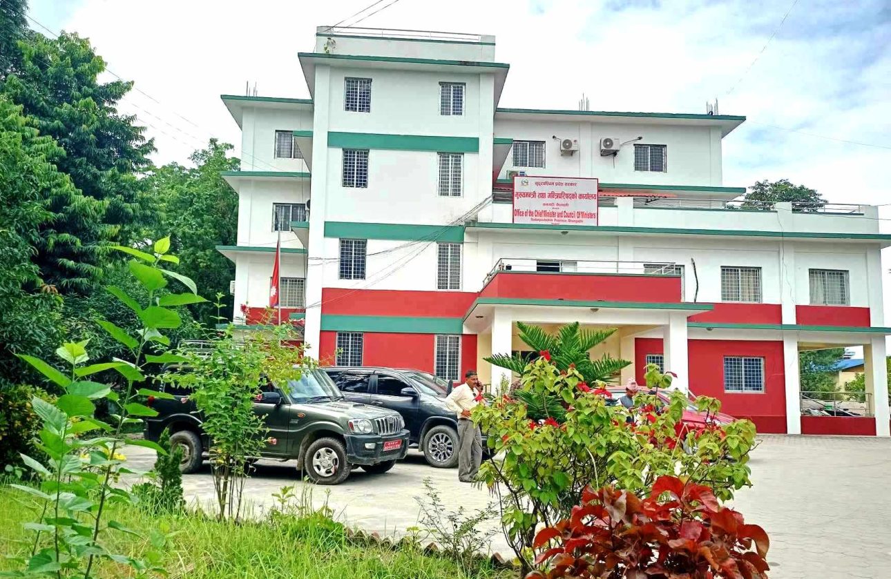 मुख्यमन्त्री शाहको अध्यक्षतामा विपद् परिषद् बैठक, अछामका पीडितलाई राहत दिने निर्णय