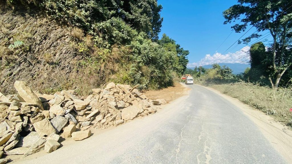 डुम्रे बेसीशहर सडकको तुरतुरे खण्ड मङ्सिर ५ गतेसम्म दैनिक साढे घण्टा बन्द हुने