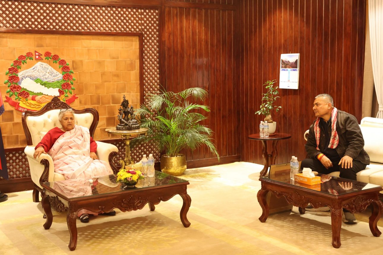 प्रसाईंसँगको भेटमा प्रधानमन्त्रीद्वारा शान्ति र सहभागिताको अपिल