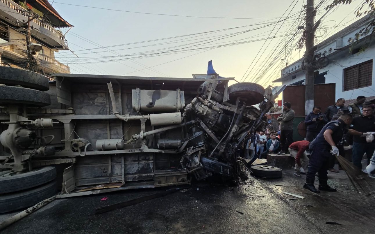 धरानमा बस दुर्घटना हुँदा पाँच जनाको घटनास्थलमै मृत्यु, १३ घाइते