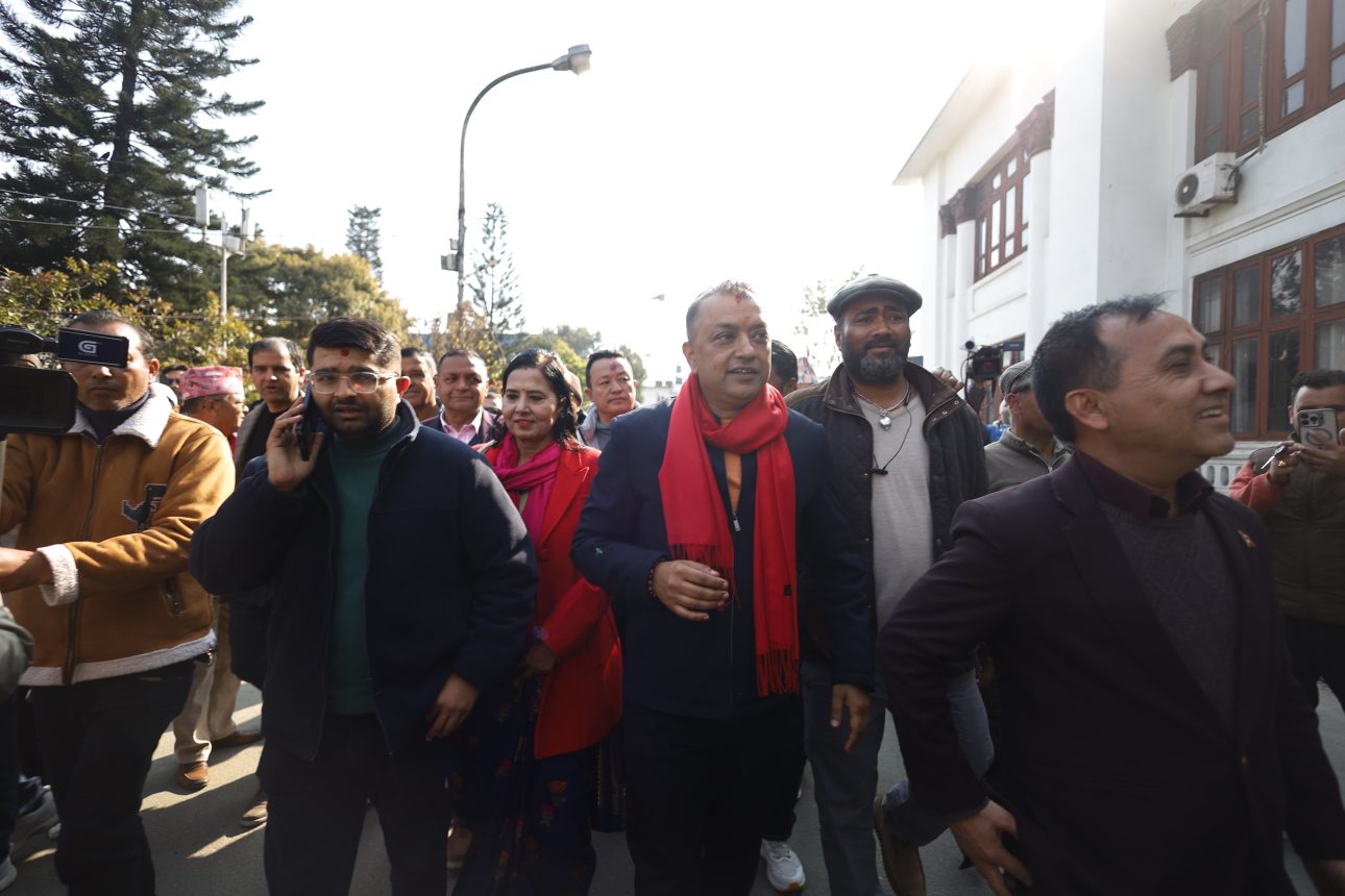 विशेष महाधिवेशनपछि निर्वाचित कांग्रेस नेतृत्व आयोग पुगे