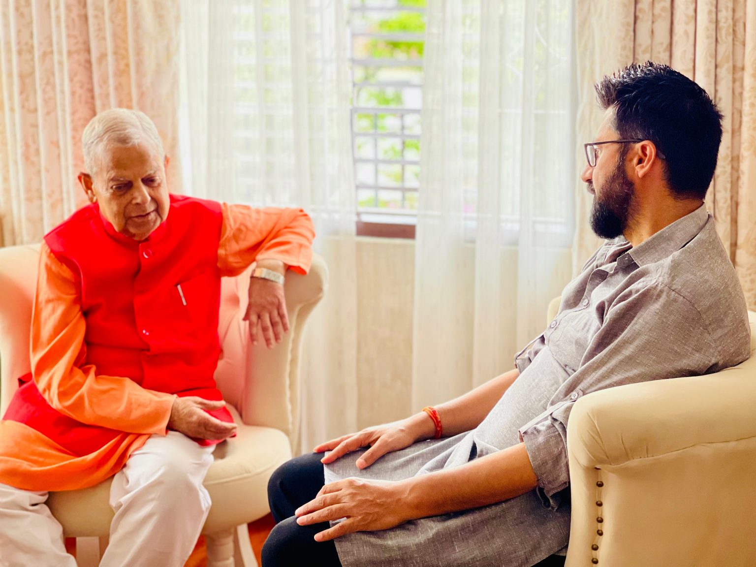 रास्वपा सभापति लामिछाने र महन्थ ठाकुरबीच भेट