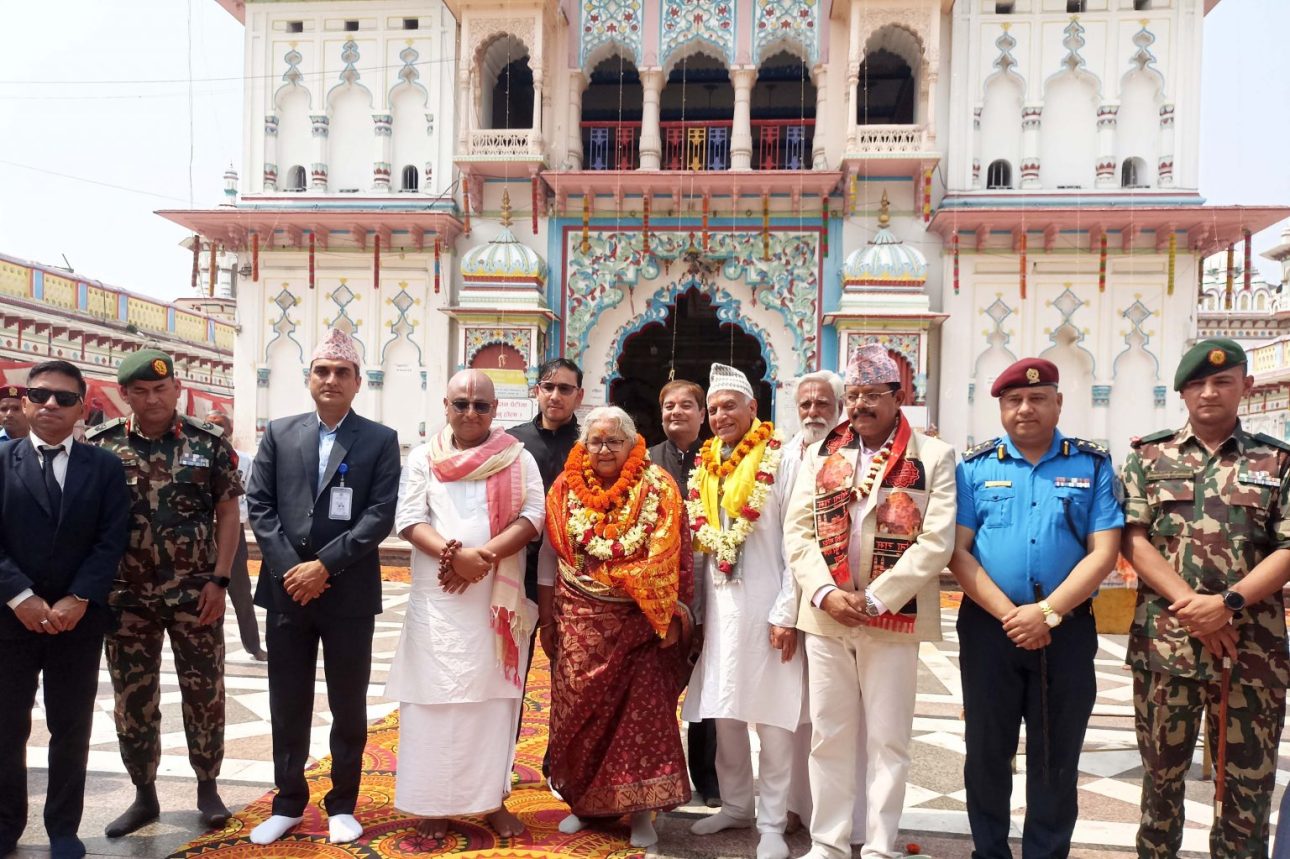 प्रधानमन्त्री सुशीला कार्कीद्वारा जानकी मन्दिरमा विशेष पूजाअर्चना