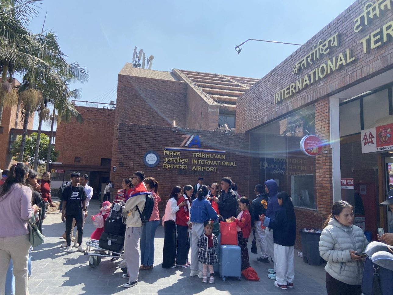 उडान खुल्ने प्रतीक्षामा विमानस्थलमा अलपत्र यात्रु