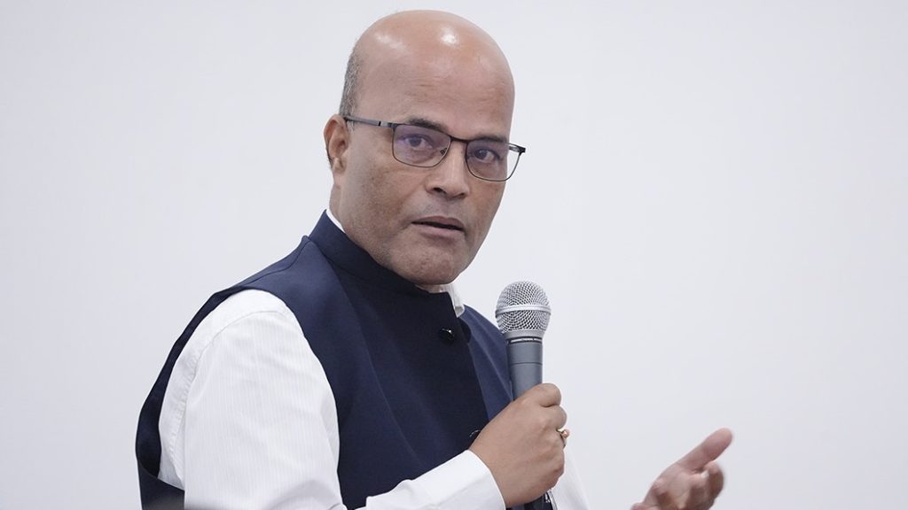 सरकारप्रति जनताको विश्वास घट्दै गएको छ : अमरेशकुमार सिंह