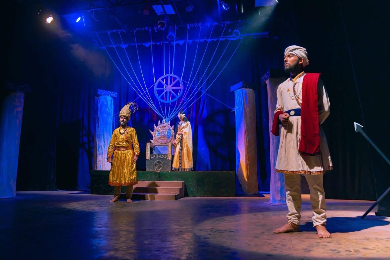महाभारतको युद्ध सकिएपछि सुरु भएको अर्को युद्ध : मञ्चमा ‘द एज अफ डार्कनेस’