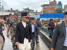 मनोहरामा पानीको बहाव बढेपछि च्यासल क्षेत्र अनुगमनमा पुगे गृहमन्त्री